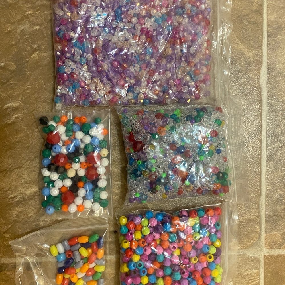 Assorted Craft Beads - Picture 4 of 9